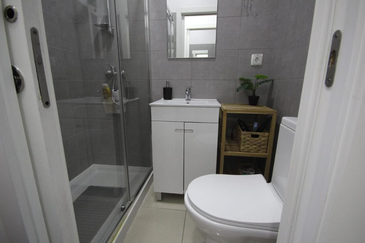 Nautic M1 R2 - Classy & Cozy Double Room With Shared Bathroom In Marques Pombal Lisbon Exterior photo